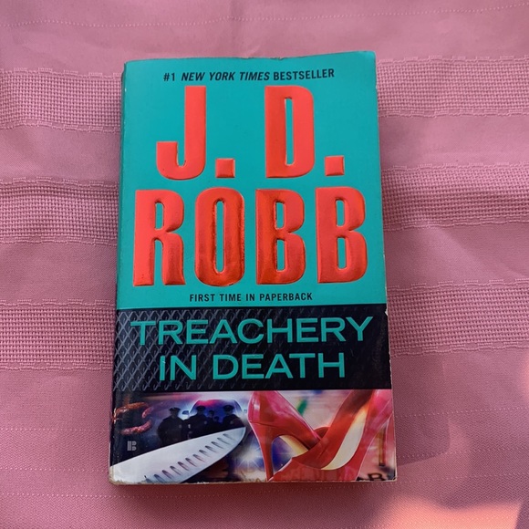 TREACHERY IN DEATH By J D Robb Paperback 372 Pages EUC - Picture 2 of 7